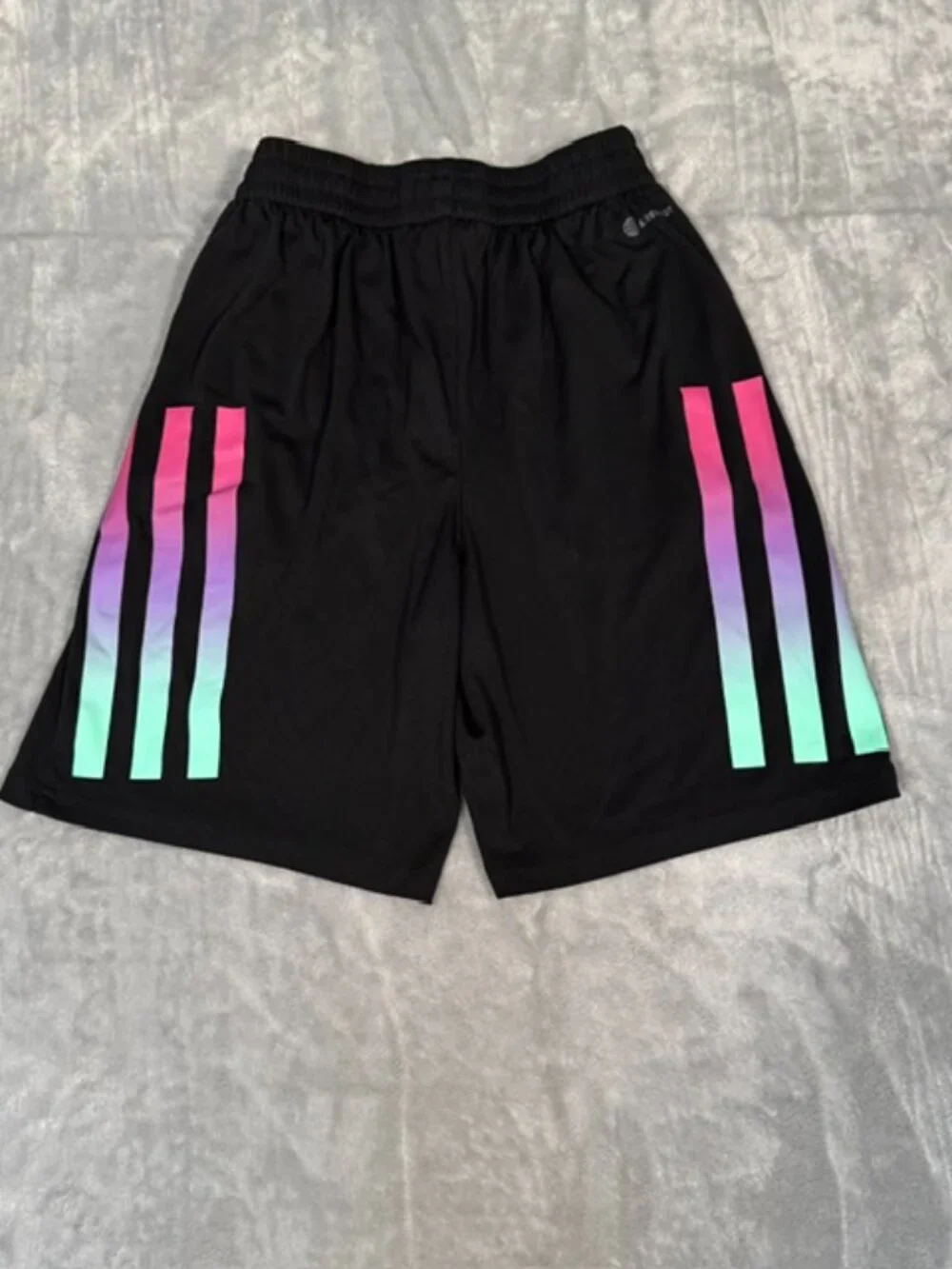 adidas AEROREADY Gradient Bold 3-Stripe Boys Shorts L 14/16